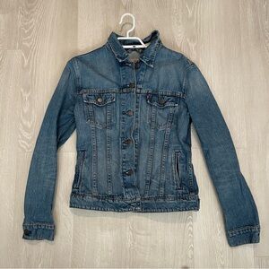 Levi's Blue Jean Jacket ladies medium with Back Design